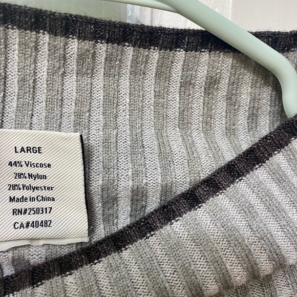 Varley Hagen Ribbed Mock-Neck Sweater, Large - Picture 7 of 7